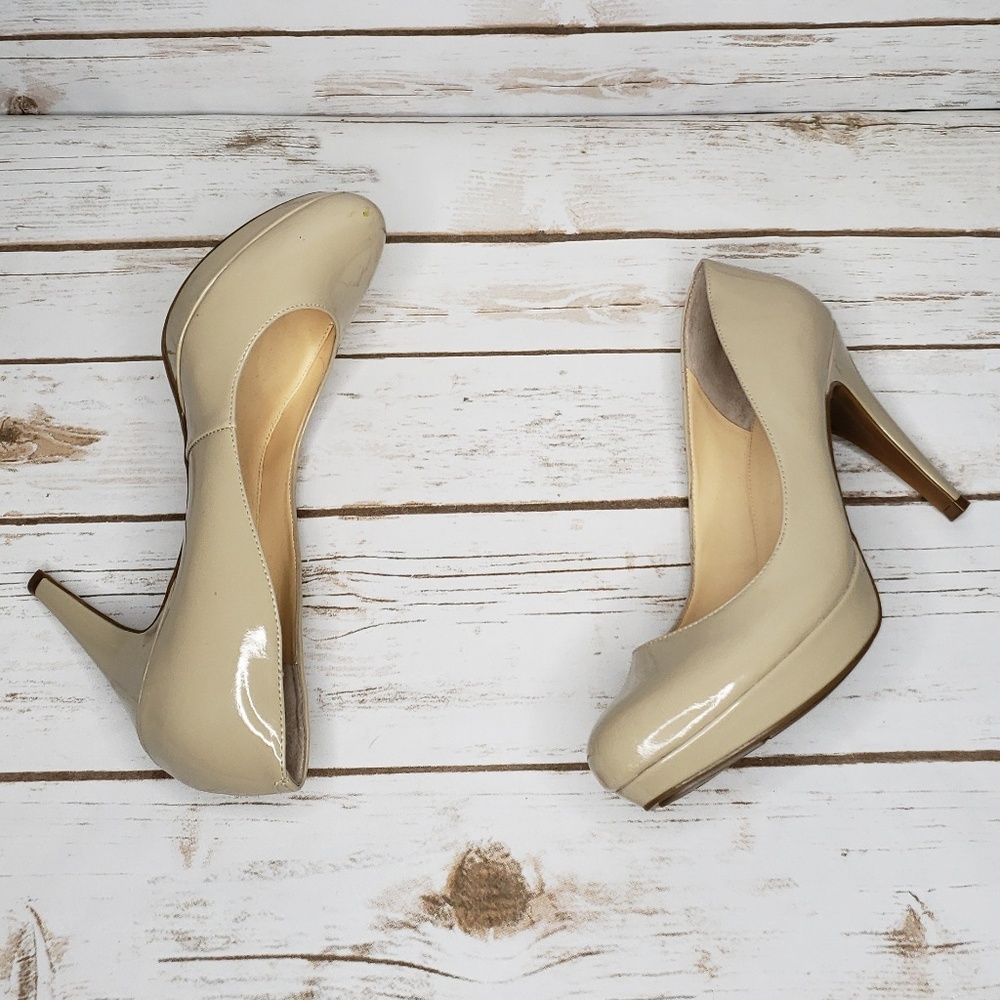 Marc Fisher Nude Platform Pumps – Size 10